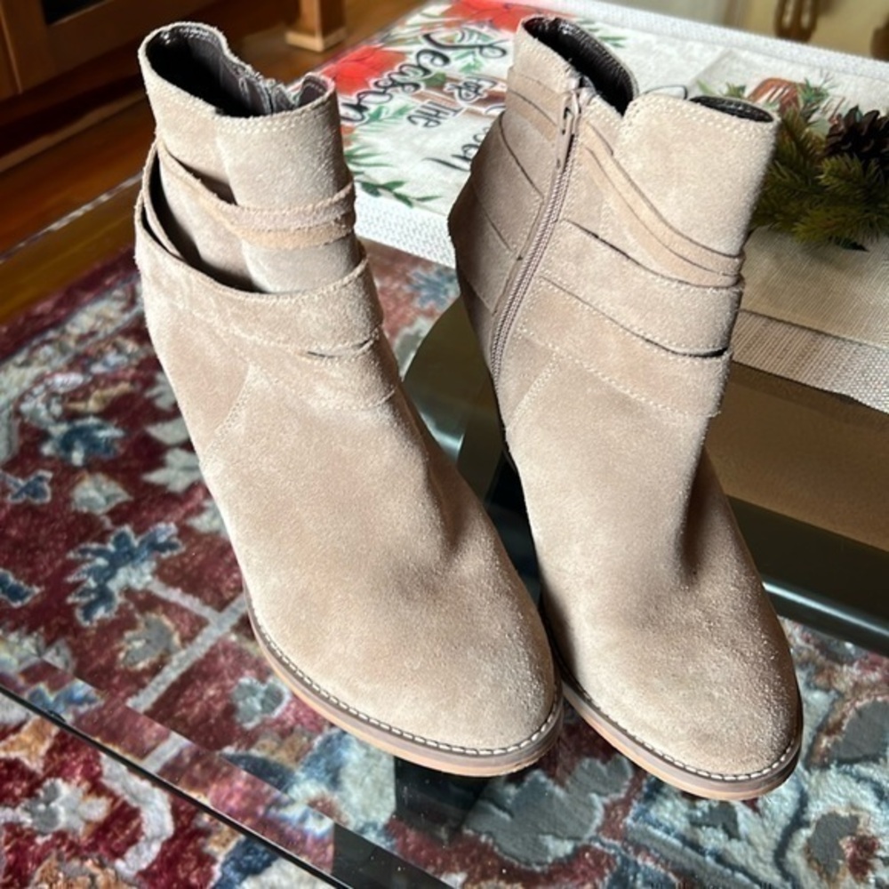Sole Society - Rumi booties - Fall Taupe sz 7.5